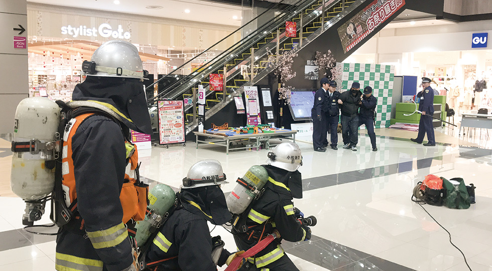 在日本国内外的各大购物中心推进独有防灾活动