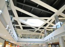 Ceiling with higher aseismic capacity